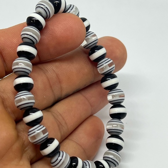 Beaded Bracelet- 0033 - Picture 2 of 2